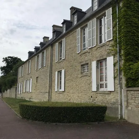 Апартаменты Prieure De La Chesnaie Saint-Vigor-le-Grand